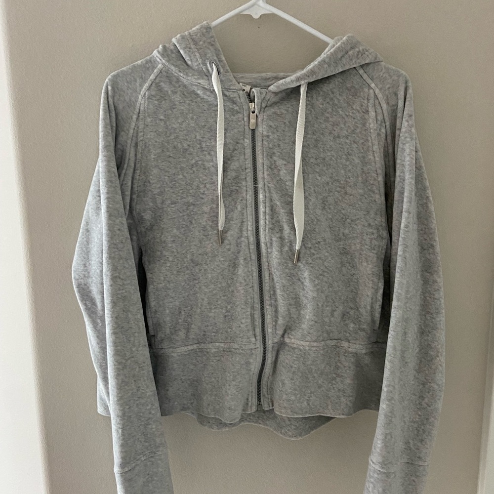 Lululemon zip up! Size Medium/Large. Slightly cropped.